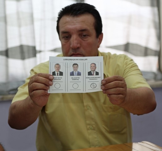 CUMHUR REİSİNİ SEÇTİ 84