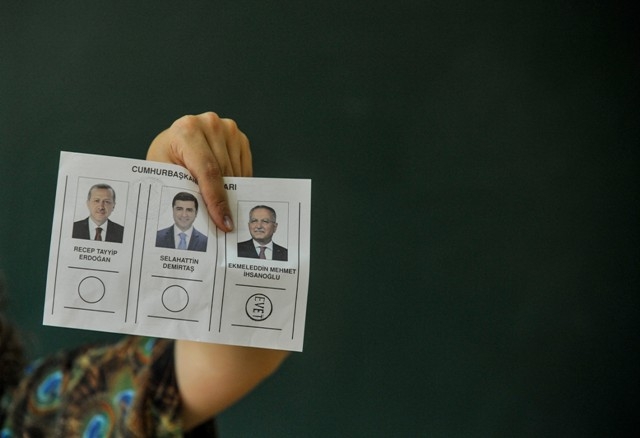 CUMHUR REİSİNİ SEÇTİ 93