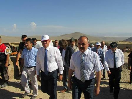EROL 'VAHYİN İZİNDE' FİLM SETİNİ ZİYARET ETTİ 10