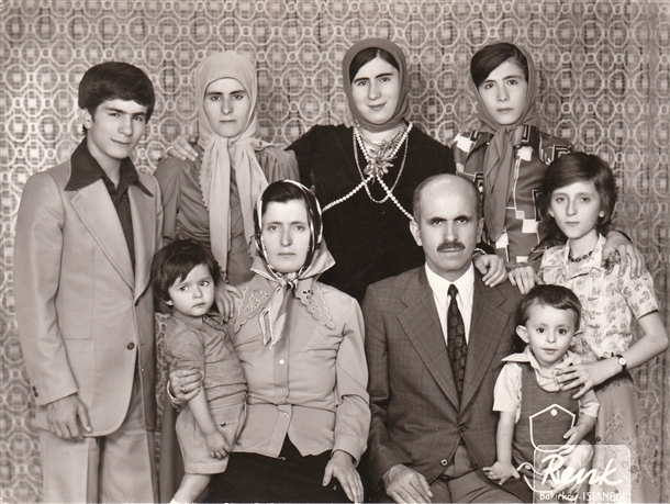 BU FOTOĞRAFLARDA BAŞBAKAN VAR