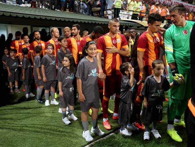 SÜPER KUPA FENERBAHÇE'NİN 1
