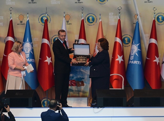 AK PARTİ 1. OLAĞANÜSTÜ KONGRESİ 180