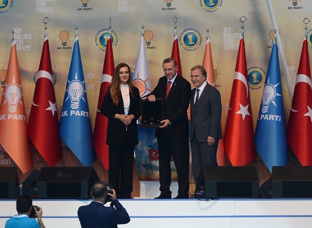 AK PARTİ 1. OLAĞANÜSTÜ KONGRESİ 185