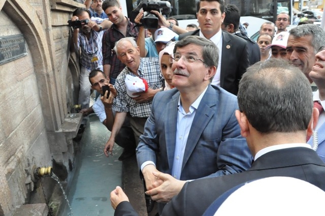 BAŞBAKAN DAVUTOĞLU BABA OCAĞINDA 4