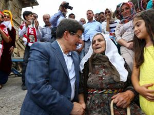 BAŞBAKAN DAVUTOĞLU BABA OCAĞINDA