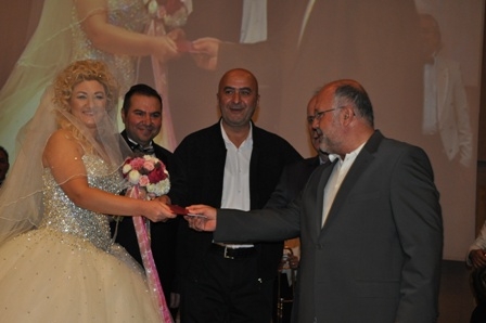 Aslı ile Mehmet Han evlendiler...İŞTE O KARELER 31