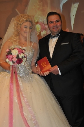 Aslı ile Mehmet Han evlendiler...İŞTE O KARELER 33