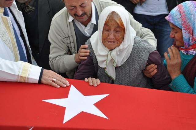 ANA YÜREĞİ NASIL DAYANSIN? 334