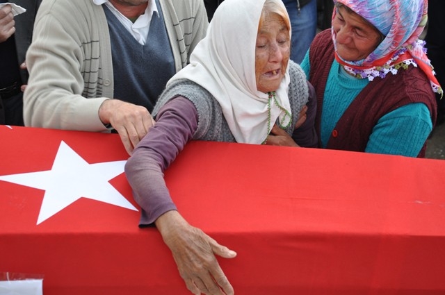 ANA YÜREĞİ NASIL DAYANSIN? 336
