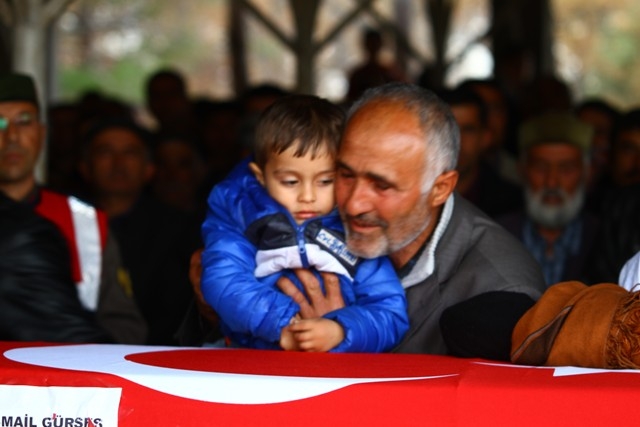 ANA YÜREĞİ NASIL DAYANSIN? 347