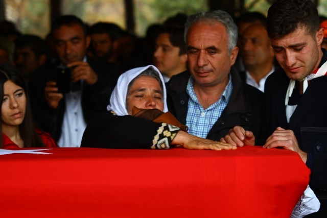 ANA YÜREĞİ NASIL DAYANSIN? 349