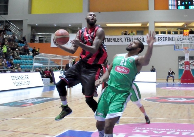UŞAK SPORTİF:82-TORKU KONYASPOR BASKET:86 12