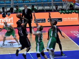 UŞAK SPORTİF:82-TORKU KONYASPOR BASKET:86