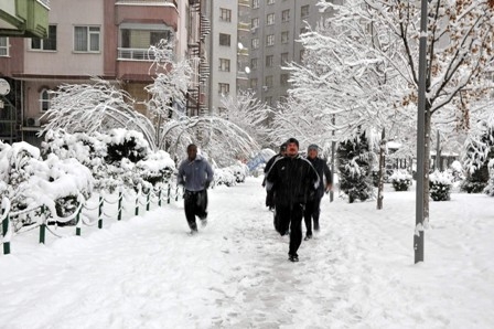 KONYA'DA KAR ETKİLİ OLDU 9