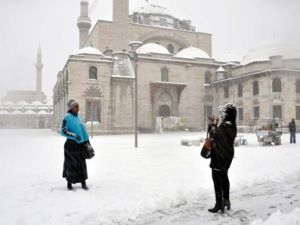 KONYA'DA KAR ETKİLİ OLDU