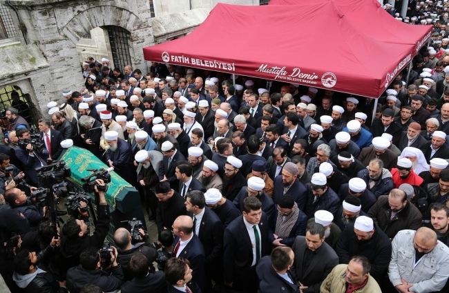 Davutoğlu o cenazeye katıldı 9