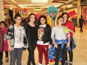 ÇOCUKLAR HER ŞEYİ HAK EDİYOR