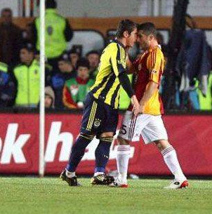 En ünlü futbolcu kavgaları 13