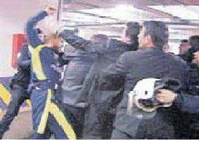 En ünlü futbolcu kavgaları 15