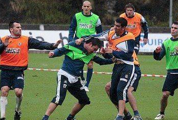 En ünlü futbolcu kavgaları 23