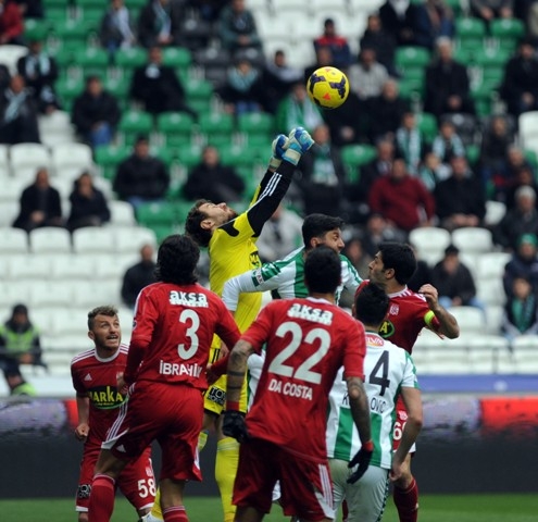 Konya'da kazanan Sergen'in Sivasspor'u 11