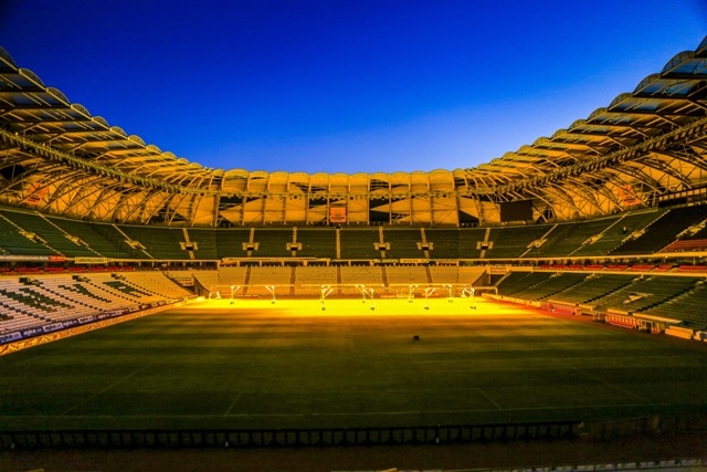 Torku Arena'da çimler solaryum ile esmerleşiyor 12