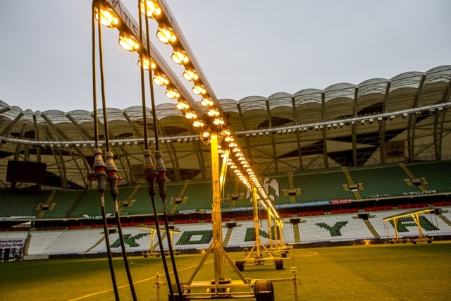 Torku Arena'da çimler solaryum ile esmerleşiyor 3