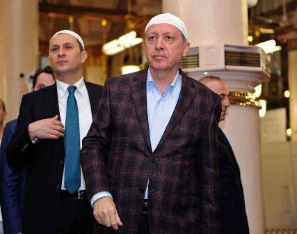 MESCİD-İ NEBEVİ'DE NAMAZ KILDI 14
