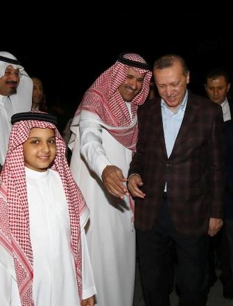 MESCİD-İ NEBEVİ'DE NAMAZ KILDI 7