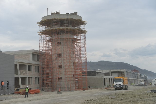DENİZİN ORTASINDAKİ HAVAALANI AÇILIYOR 3