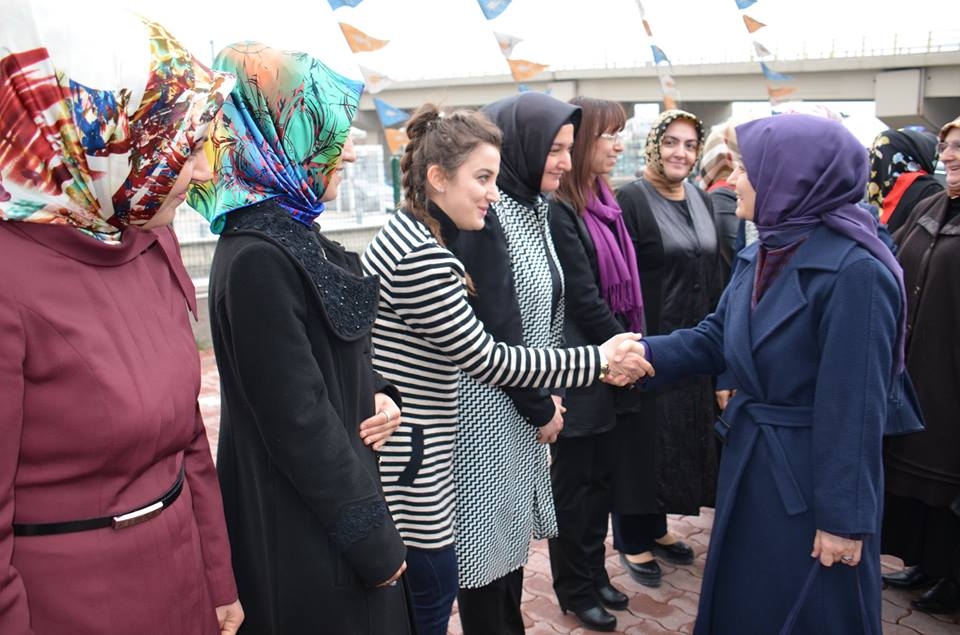 Sare Davutoğlu Konya İl Teşkilatı'nı ziyaret etti