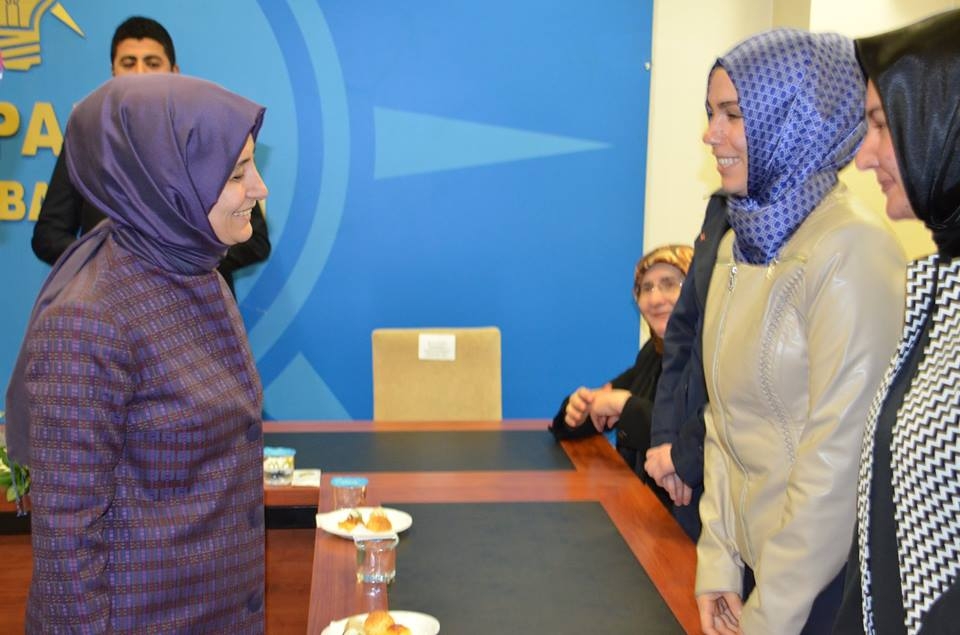 Sare Davutoğlu Konya İl Teşkilatı'nı ziyaret etti 13