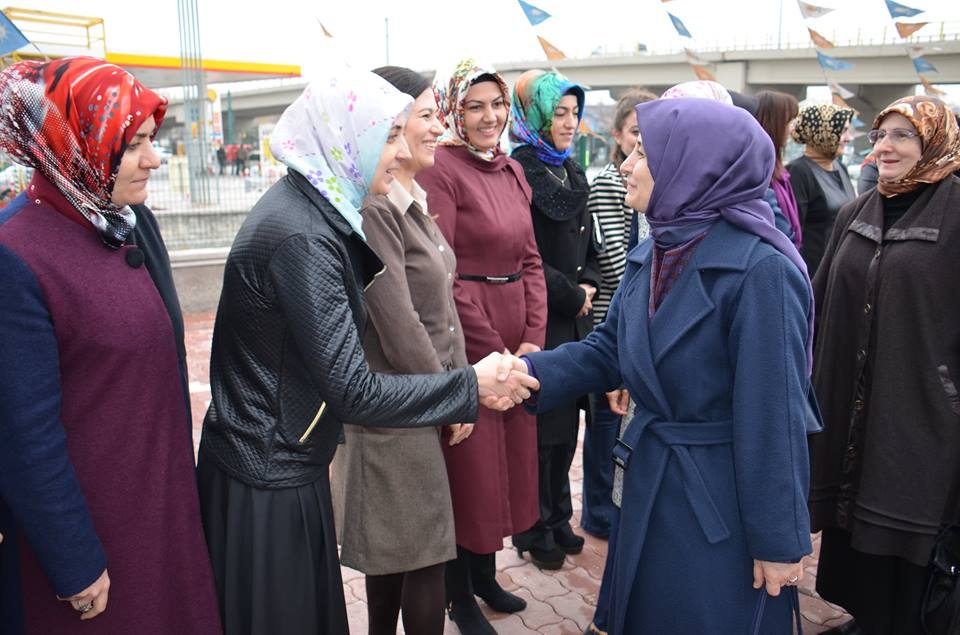 Sare Davutoğlu Konya İl Teşkilatı'nı ziyaret etti 16