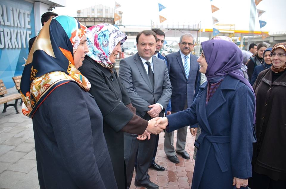 Sare Davutoğlu Konya İl Teşkilatı'nı ziyaret etti 17