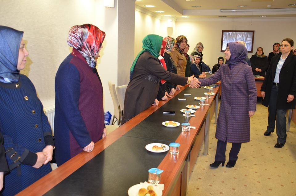 Sare Davutoğlu Konya İl Teşkilatı'nı ziyaret etti