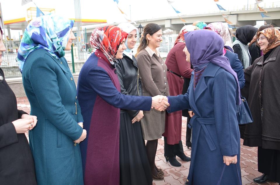 Sare Davutoğlu Konya İl Teşkilatı'nı ziyaret etti 22