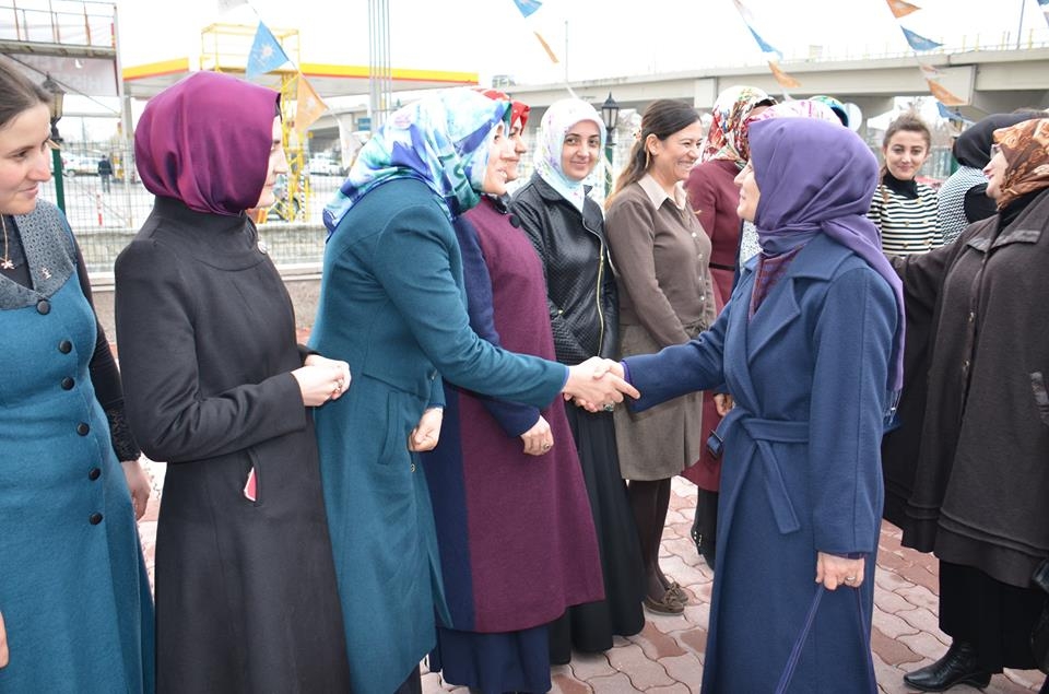 Sare Davutoğlu Konya İl Teşkilatı'nı ziyaret etti 24