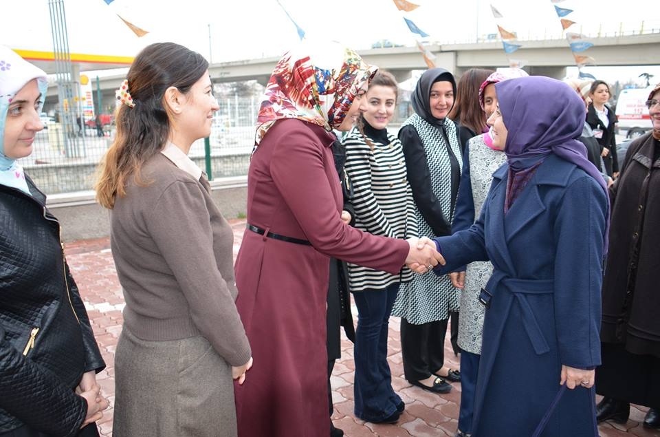 Sare Davutoğlu Konya İl Teşkilatı'nı ziyaret etti 32