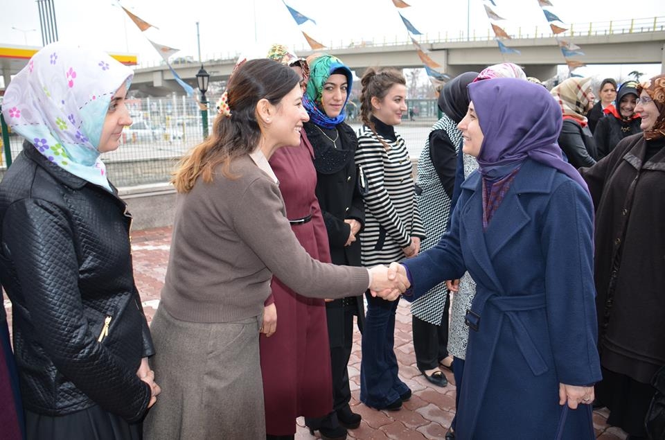 Sare Davutoğlu Konya İl Teşkilatı'nı ziyaret etti