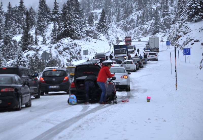 KONYA'DA NİSAN AYINDA KAR MANZARALARI 16