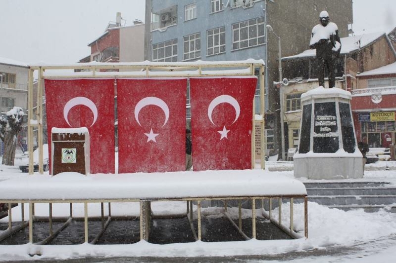 KONYA'DA NİSAN AYINDA KAR MANZARALARI 3