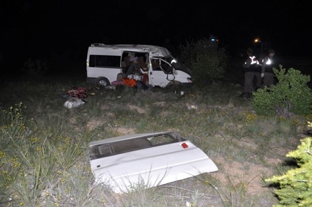 Konya'da işçileri taşıyan minibüs devrildi: 3 ölü, 12 yaralı 3
