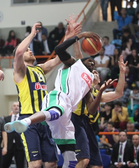 Torku Konyaspor: 80 - Fenerbahçe Ülker: 82 37