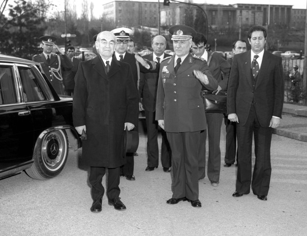 KENAN EVREN ÖLDÜ