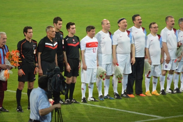 Ahmet Davutoğlu'ndan sürpriz maç 3