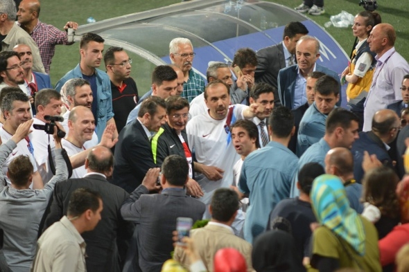 Ahmet Davutoğlu'ndan sürpriz maç 6