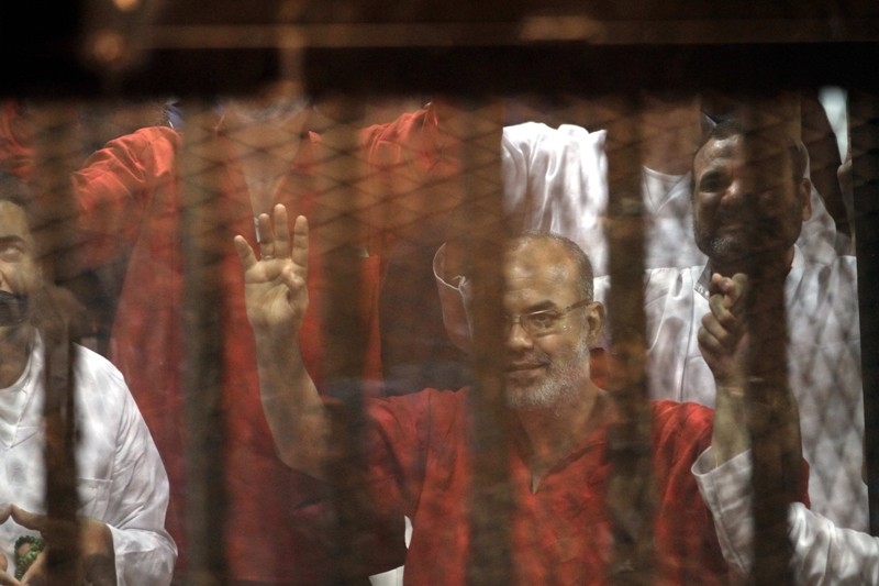 MURSİ VE ARKADAŞLARININ SON GÖRÜNTÜLERİ 15