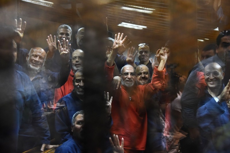 MURSİ VE ARKADAŞLARININ SON GÖRÜNTÜLERİ 34