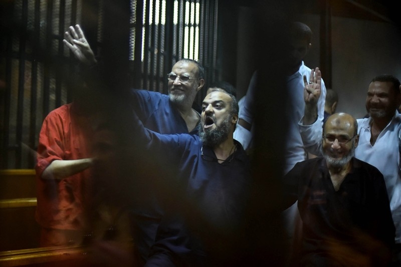 MURSİ VE ARKADAŞLARININ SON GÖRÜNTÜLERİ 35