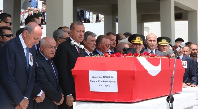 SÜLEYMAN DEMİREL'E VEDA 170